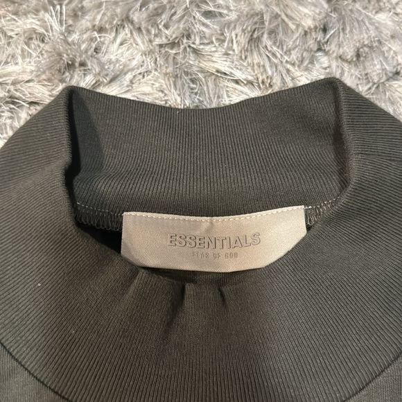 ESSENTIALS L/S TEE BRAND NEW - Picture 3 of 4